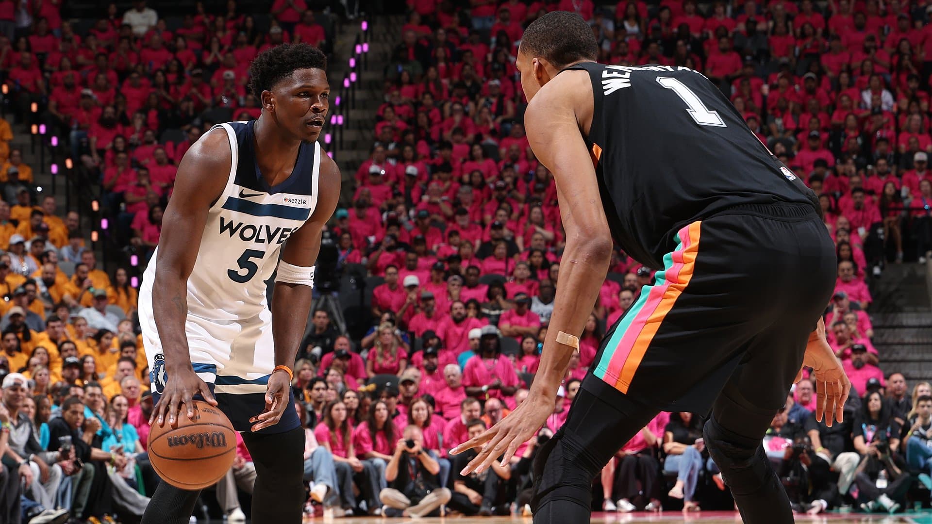 Victor Wembanyama établit un record de contres en NBA malgré une défaite serrée en playoffs