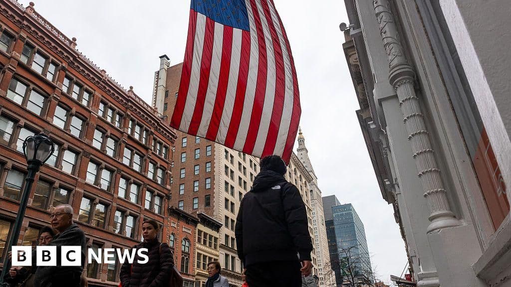 La croissance de l'emploi aux États-Unis est plus forte que prévu, mais la guerre et l'inflation menacent