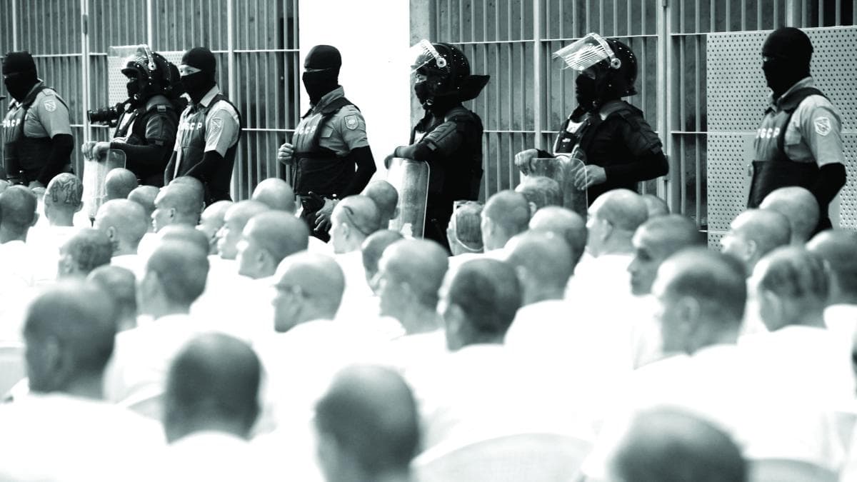 Le Salvador approuve la prison à perpétuité pour les mineurs de 12 ans dans le cadre d'une dure réforme pénale contre les gangs