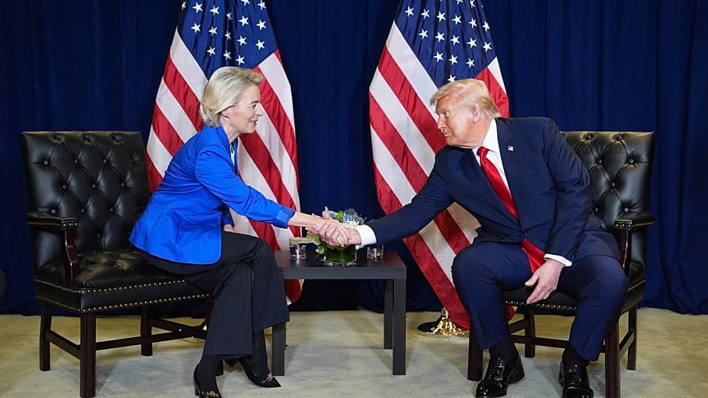 Intensification des discussions commerciales UE-États-Unis face à la menace de Trump de nouveaux tarifs douaniers sur les voitures