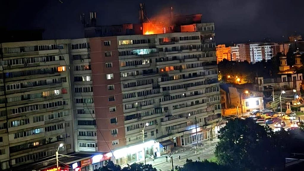 Un drone russe chargé d'explosifs s'écrase contre un immeuble résidentiel en Roumanie, faisant deux blessés