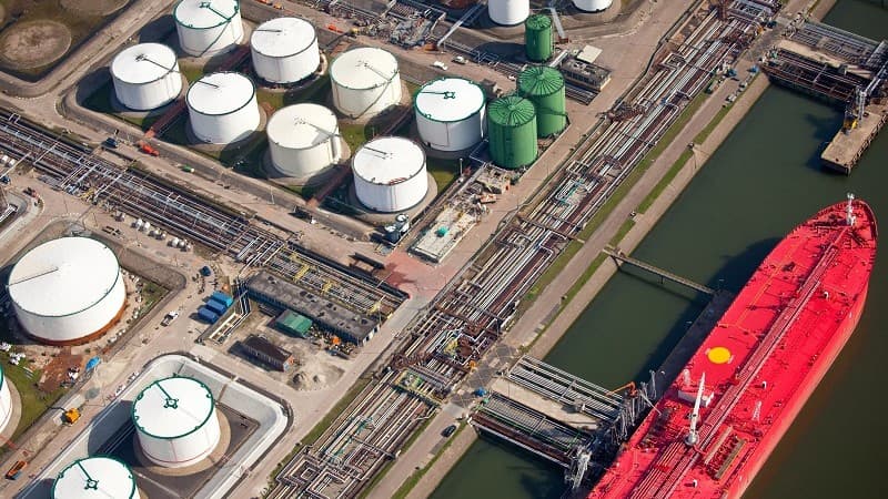 La guerre en Iran ferme une route pétrolière clé, faisant grimper les prix