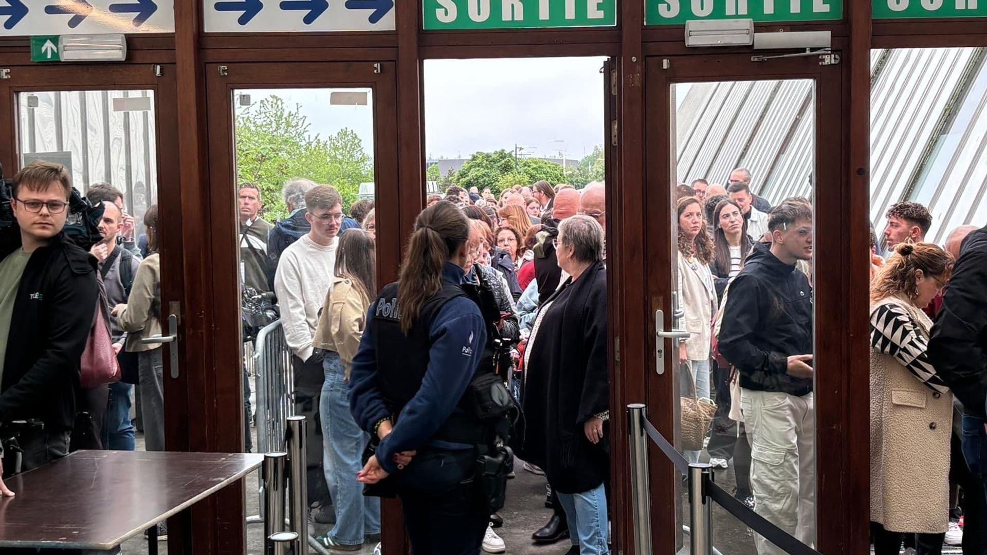 Ouverture du procès suite à l'accident mortel de Strépy-Bracquegnies, le sauvetage d'une baleine échouée suscite des questions