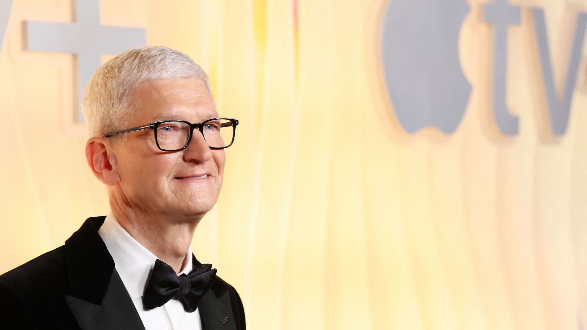 Le PDG d'Apple Tim Cook quitte ses fonctions et devient président ; l'accent sera mis sur l'IA