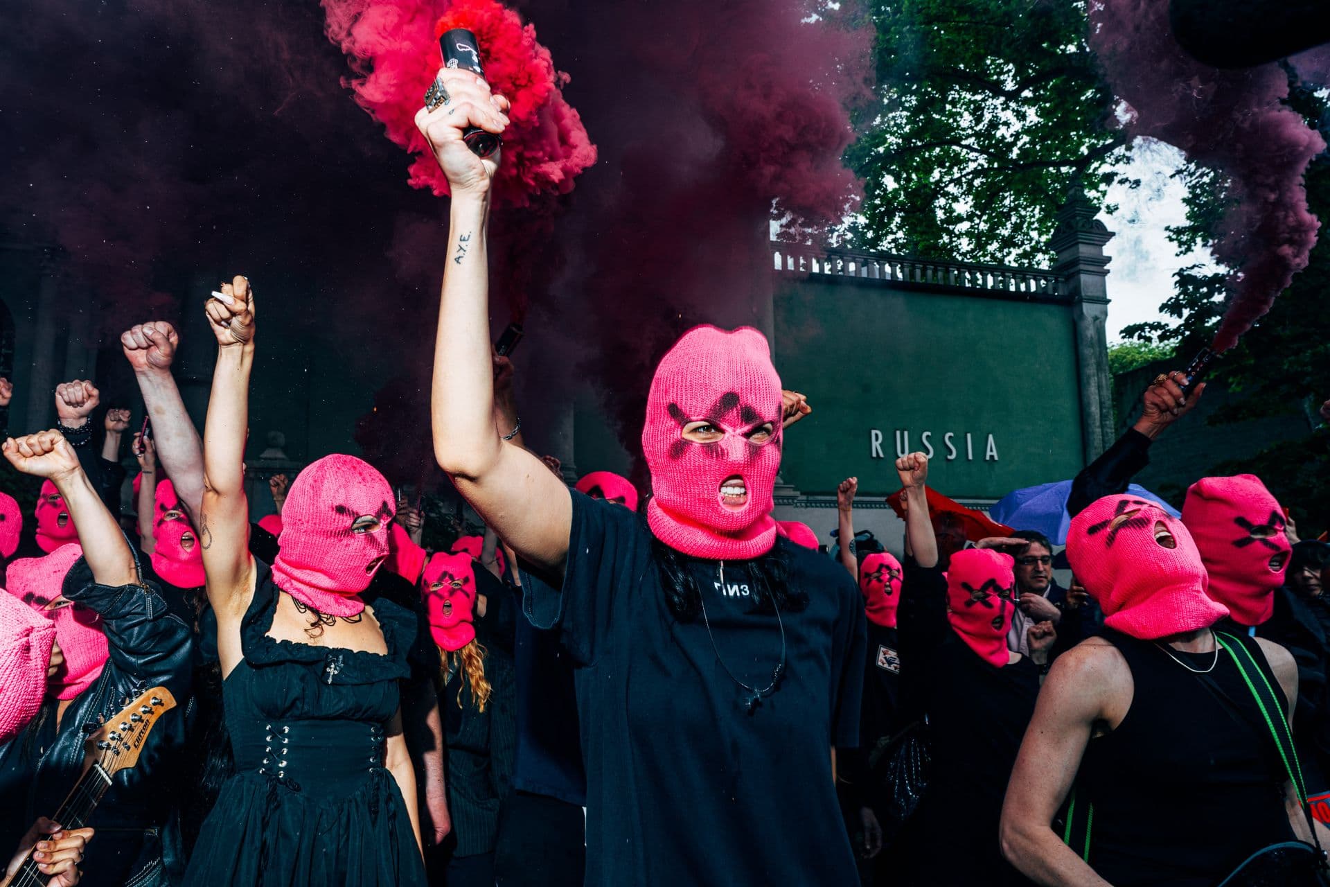 Des activistes envahissent le pavillon russe à la Biennale de Venise
