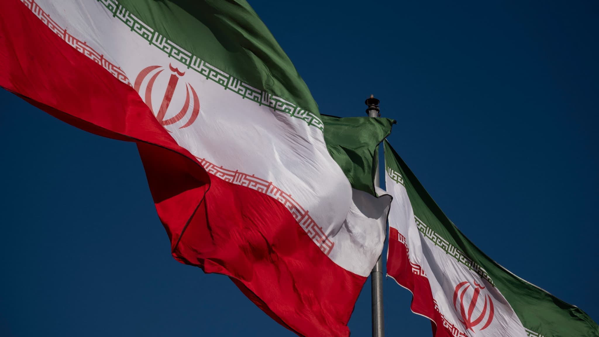 Tensions accrues: Marine américaine ouvre le feu sur un cargo iranien tentant de forcer un blocus