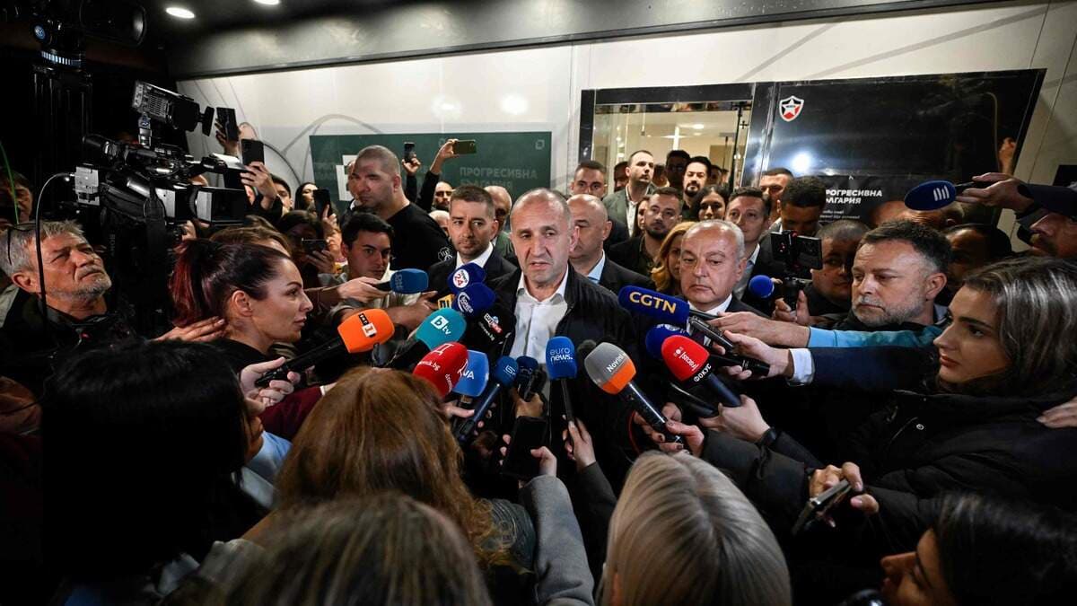 Rumen Radev remporte une victoire écrasante en Bulgarie et promet de mettre fin à l'impasse et à la corruption